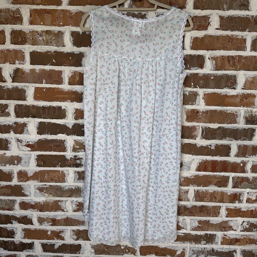 Floral Lace Women's Robe - Picture 7 of 12